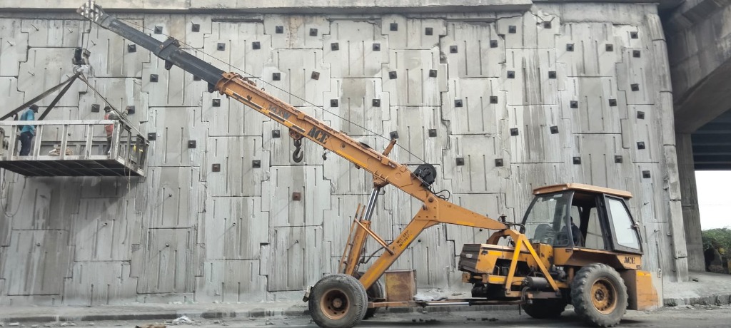 ACE Crane Platform Erection of Precast Panels