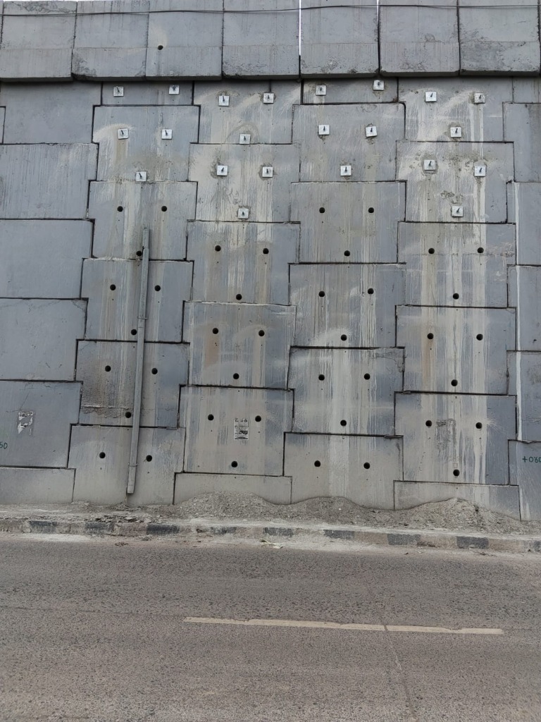 Interlocking Precast Concrete Fascia Panel Soil Nailed Retaining Wall